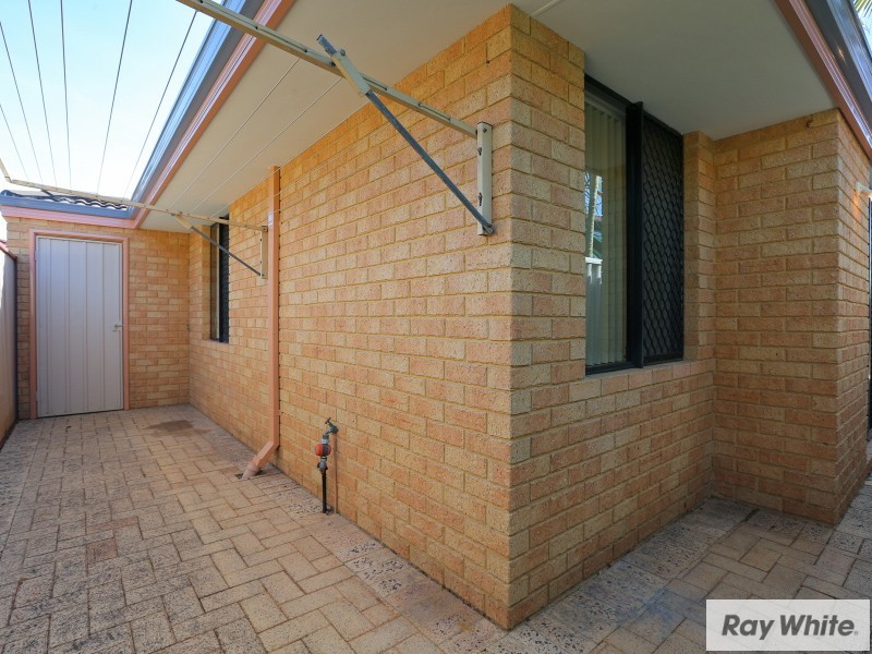 1/11 Wellington Street, Queens Park WA 6107