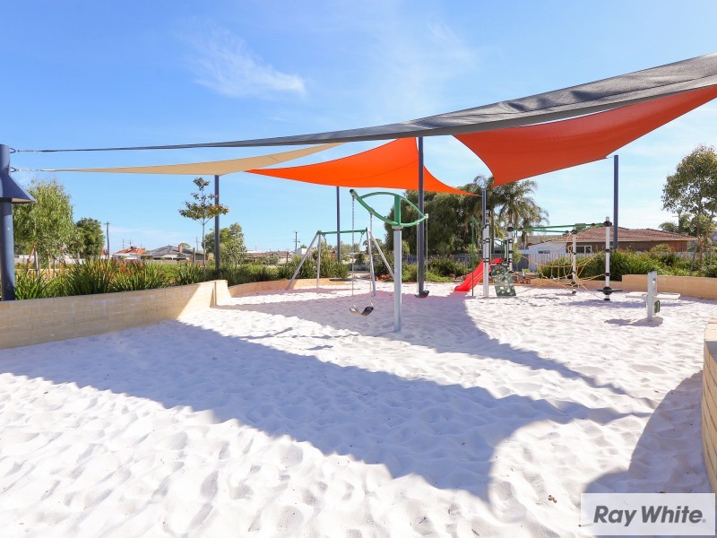 1/11 Wellington Street, Queens Park WA 6107