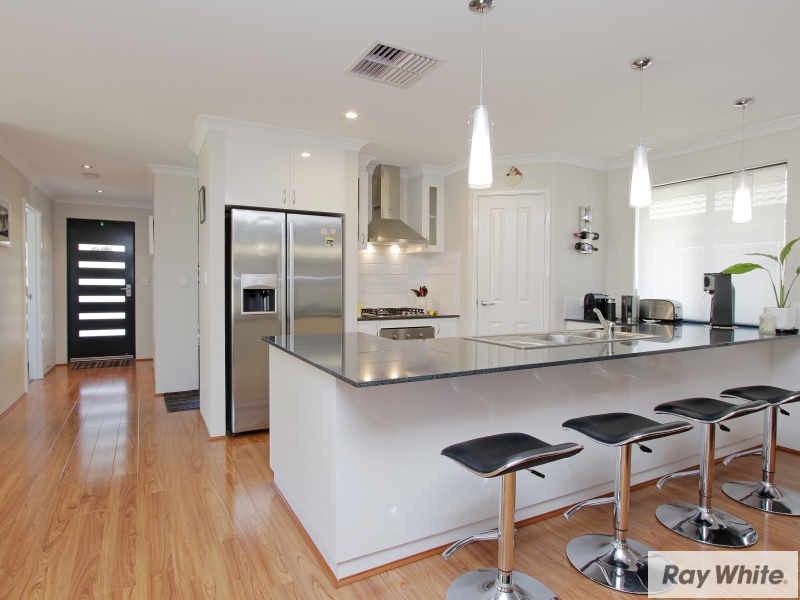 9 Glenariff Bvd, Canning Vale WA 6155