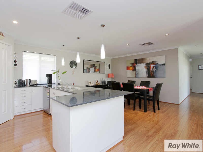9 Glenariff Bvd, Canning Vale WA 6155