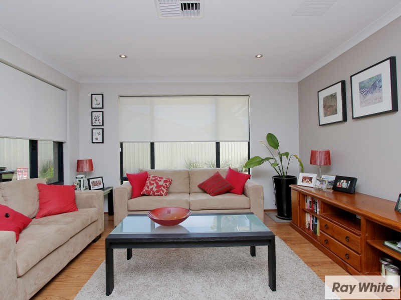 9 Glenariff Bvd, Canning Vale WA 6155