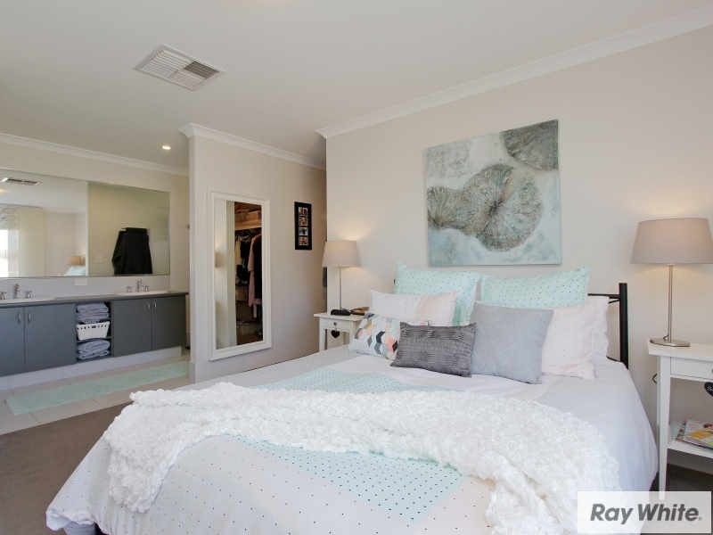 9 Glenariff Bvd, Canning Vale WA 6155
