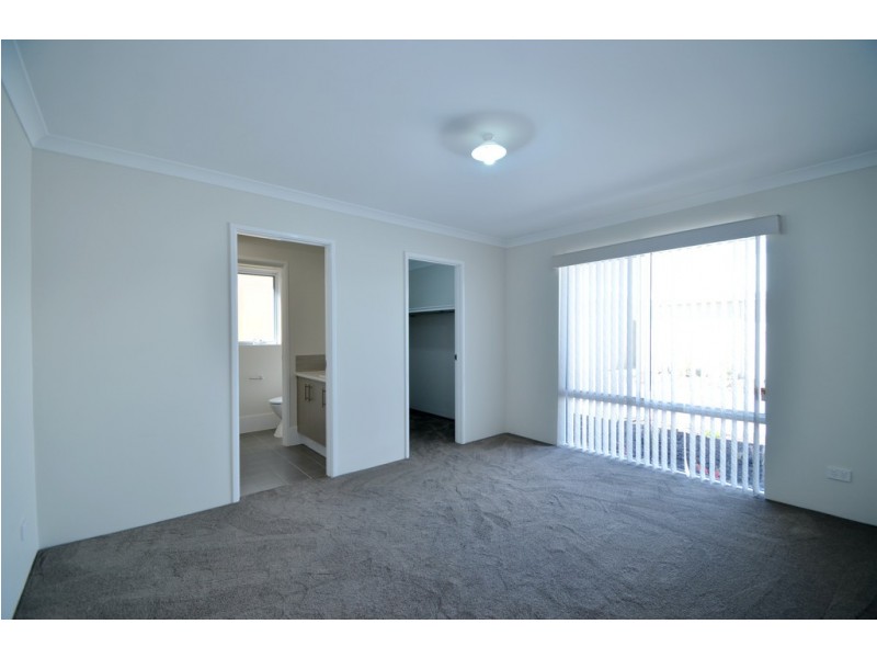 120C Thomas Street, Queens Park WA 6107