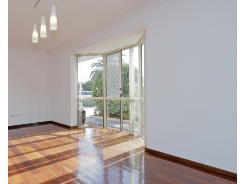 12 Ivers Court, Langford WA 6147