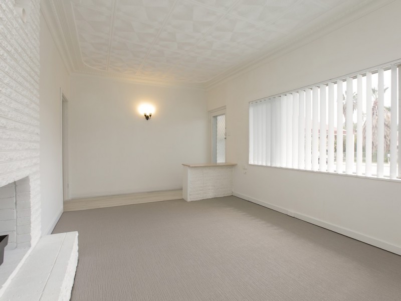 15 Liege Street, Cannington WA 6107