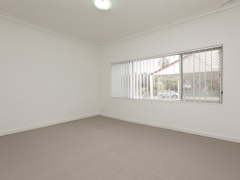 15 Liege Street, Cannington WA 6107