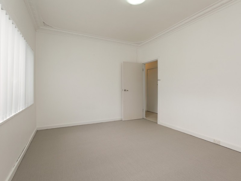 15 Liege Street, Cannington WA 6107