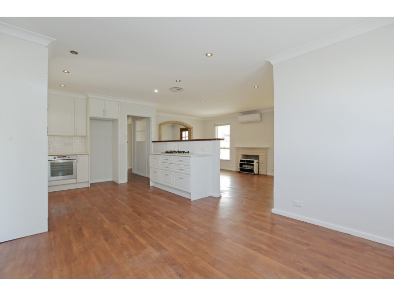 31 Vahland Ave, Riverton WA 6148