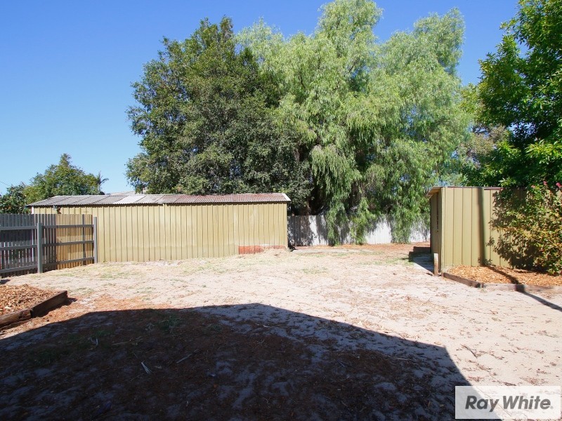 1 Chiddington St, Beckenham WA 6107