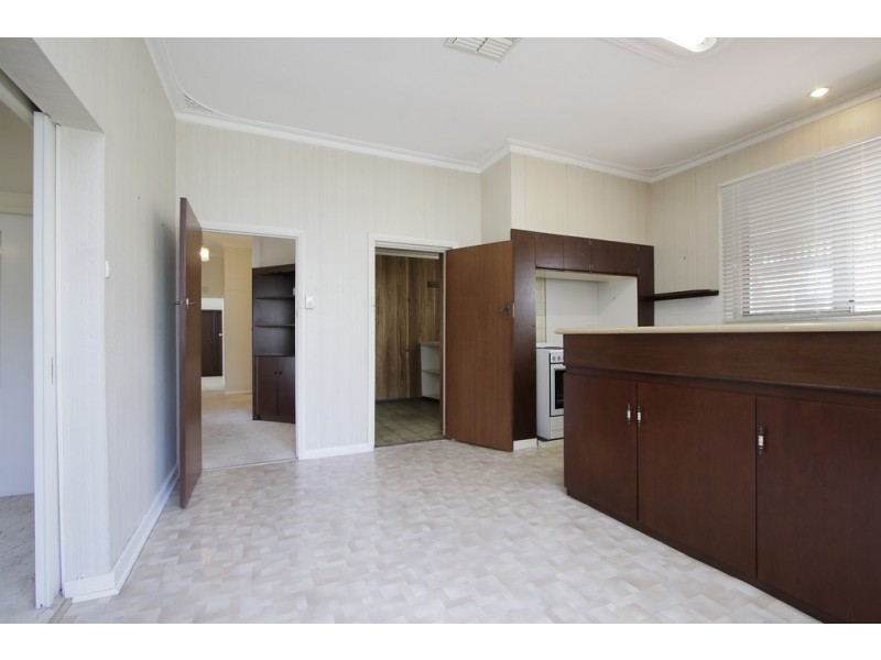 1/11 Pitt Street, St James WA 6102