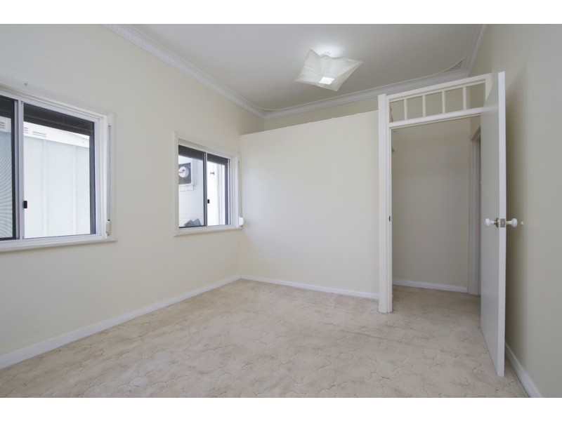 1/11 Pitt Street, St James WA 6102