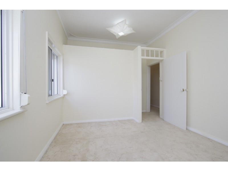 1/11 Pitt Street, St James WA 6102