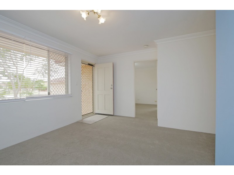 9/6 Lansing Street, Queens Park WA 6107