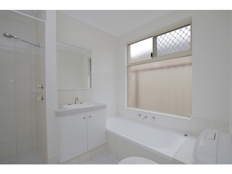 9/6 Lansing Street, Queens Park WA 6107