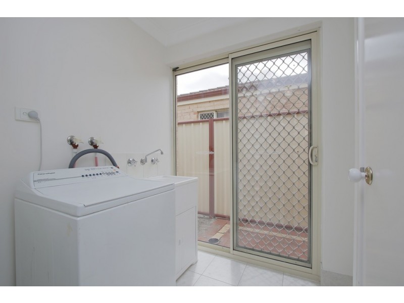 9/6 Lansing Street, Queens Park WA 6107