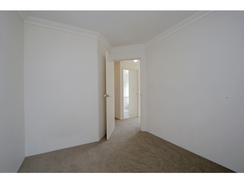 9/6 Lansing Street, Queens Park WA 6107