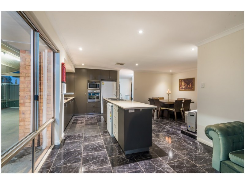 9 Bush Close, Beckenham WA 6107