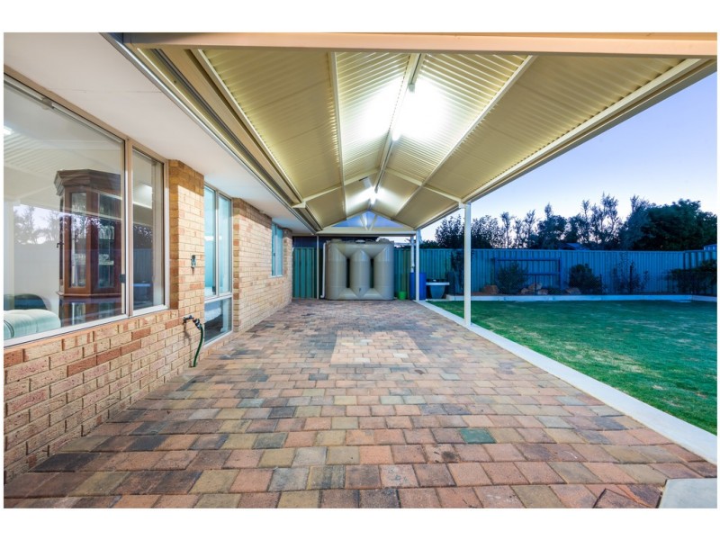 9 Bush Close, Beckenham WA 6107