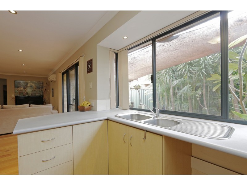 2/126 Oats Street, Carlisle WA 6101