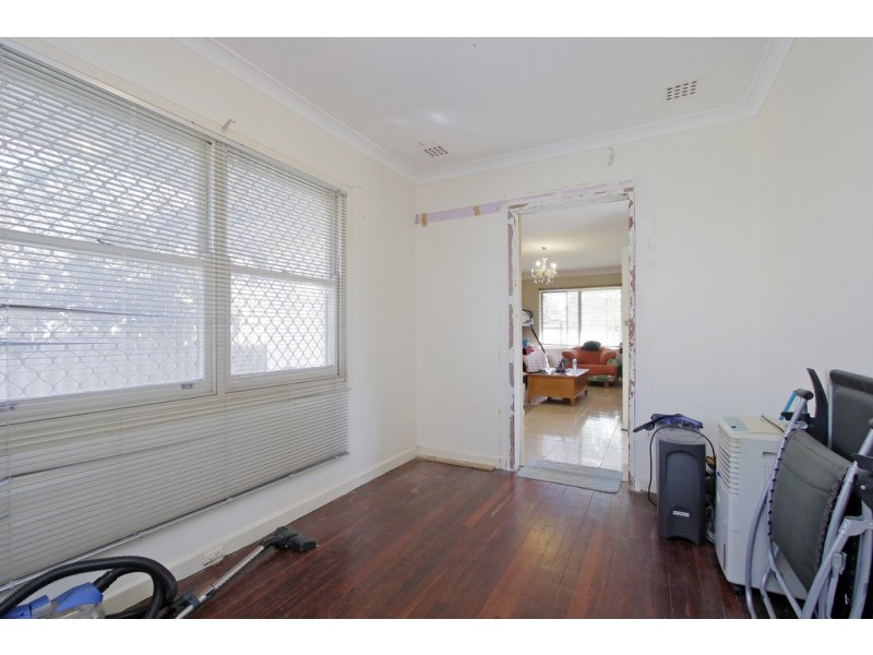6 Stretton Way, Kenwick WA 6107