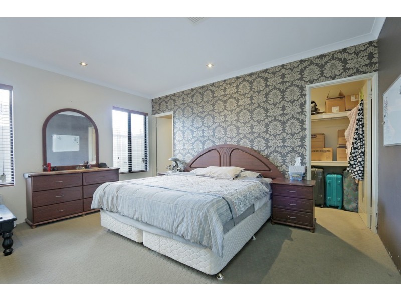 17 Brittain Road, Wattle Grove WA 6107