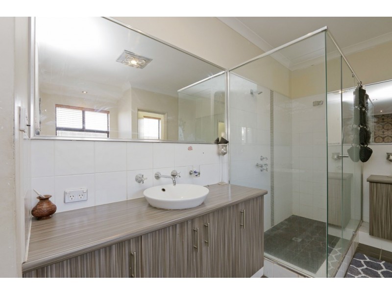 17 Brittain Road, Wattle Grove WA 6107