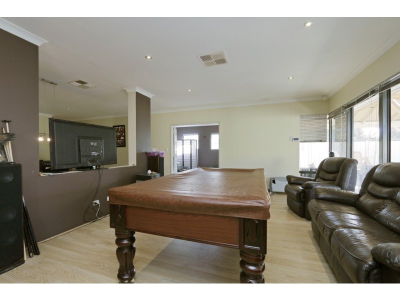 17 Brittain Road, Wattle Grove WA 6107