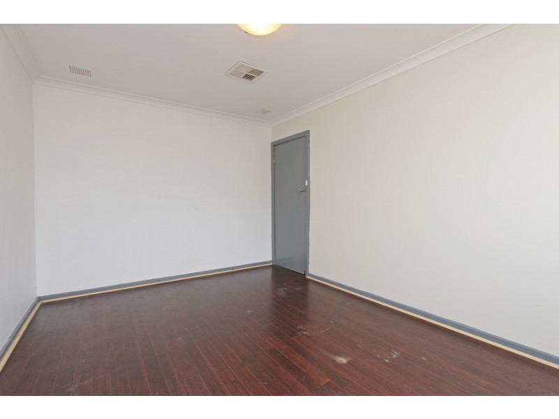 26 Hollybush Way, Kelmscott WA 6111