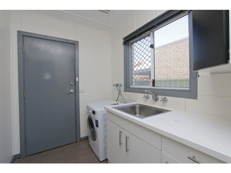 26 Hollybush Way, Kelmscott WA 6111