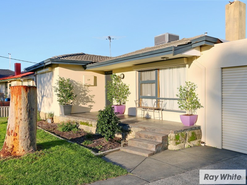 39 Saturn Street, Beckenham WA 6107