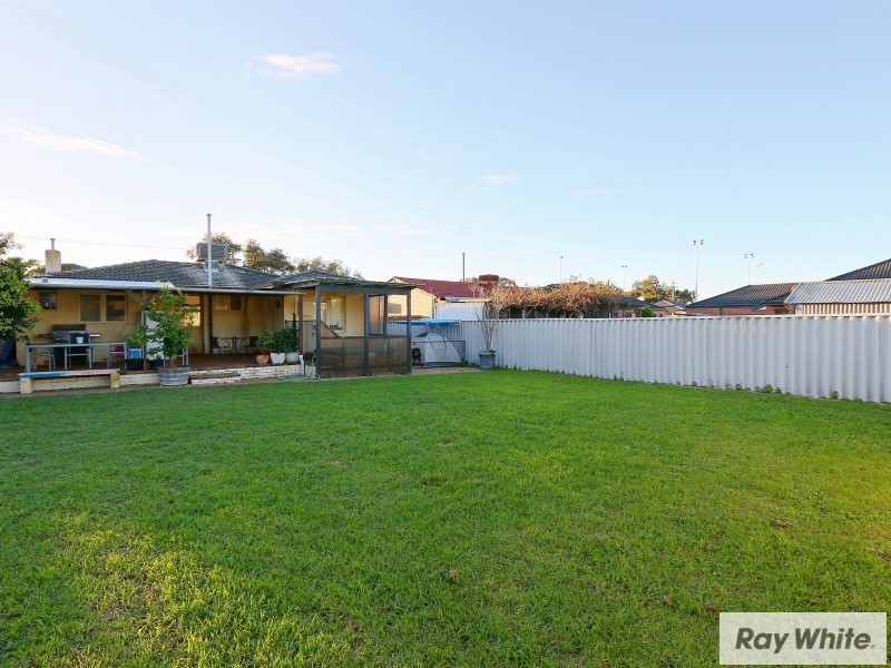39 Saturn Street, Beckenham WA 6107