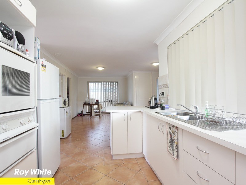 9 Ningaloo Way, Thornlie WA 6108