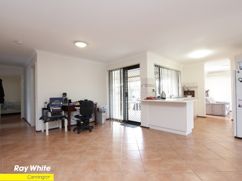 9 Ningaloo Way, Thornlie WA 6108