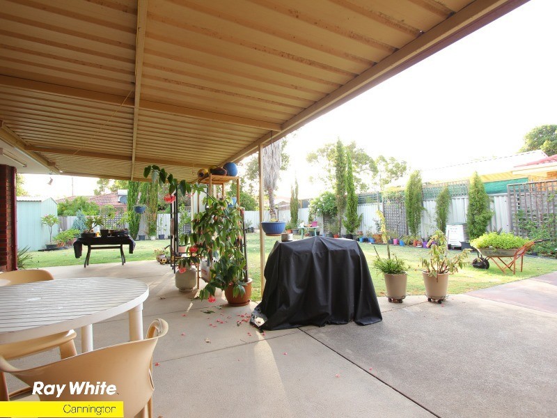 9 Ningaloo Way, Thornlie WA 6108