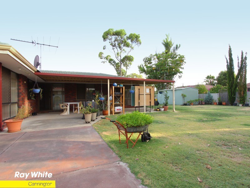 9 Ningaloo Way, Thornlie WA 6108