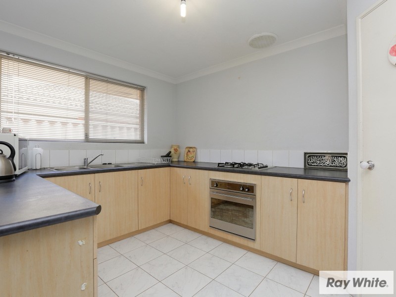 2/13 Bickley Road, Cannington WA 6107