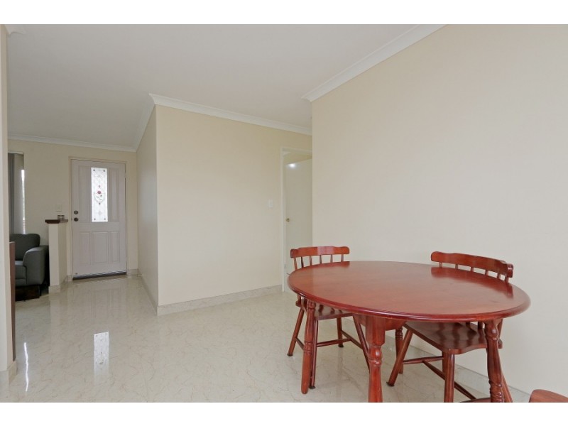 17 Lansing St, Queens Park WA 6107