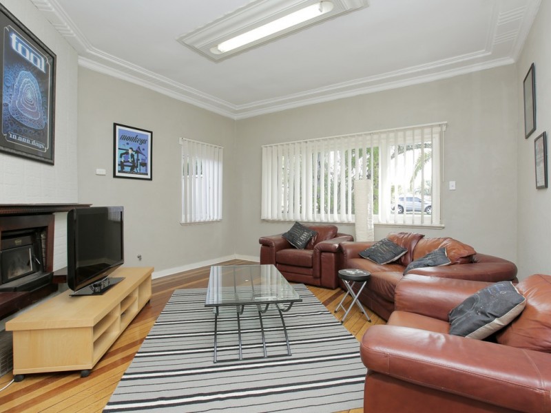 39 Stockman Way, Cannington WA 6107