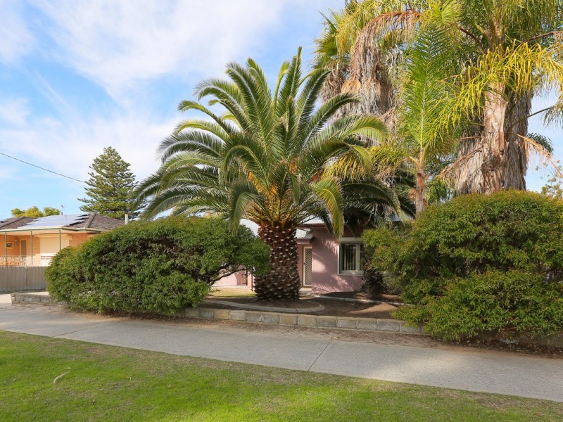 39 Stockman Way, Cannington WA 6107