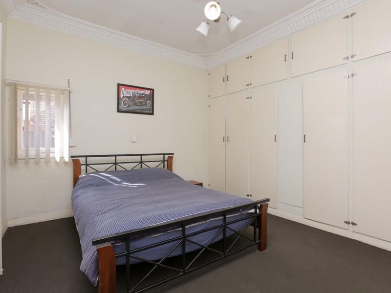 39 Stockman Way, Cannington WA 6107