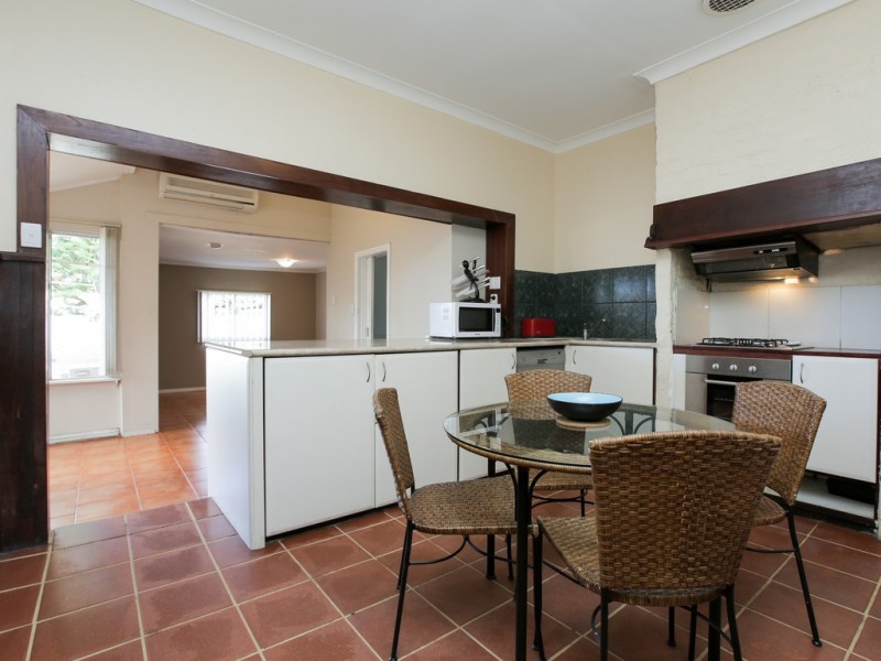 39 Stockman Way, Cannington WA 6107