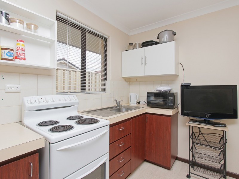 33A Nicholson Rd, Cannington WA 6107
