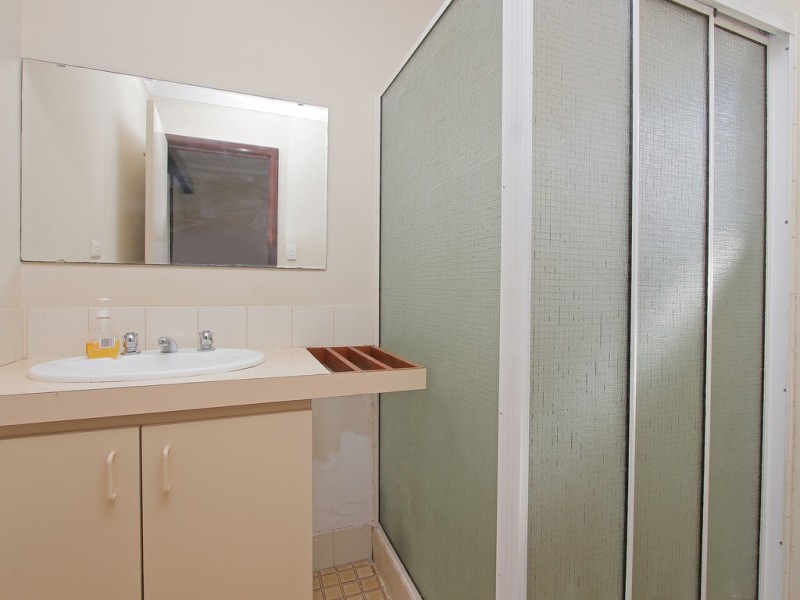 33A Nicholson Rd, Cannington WA 6107