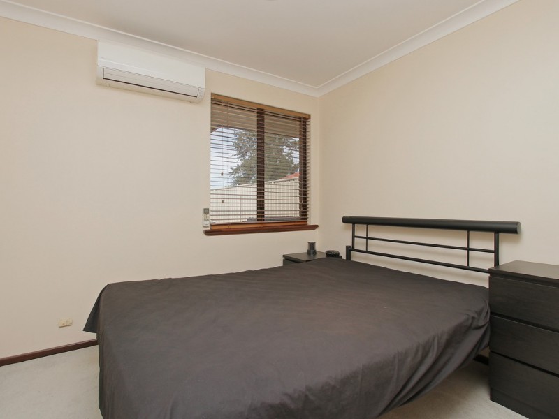 33A Nicholson Rd, Cannington WA 6107