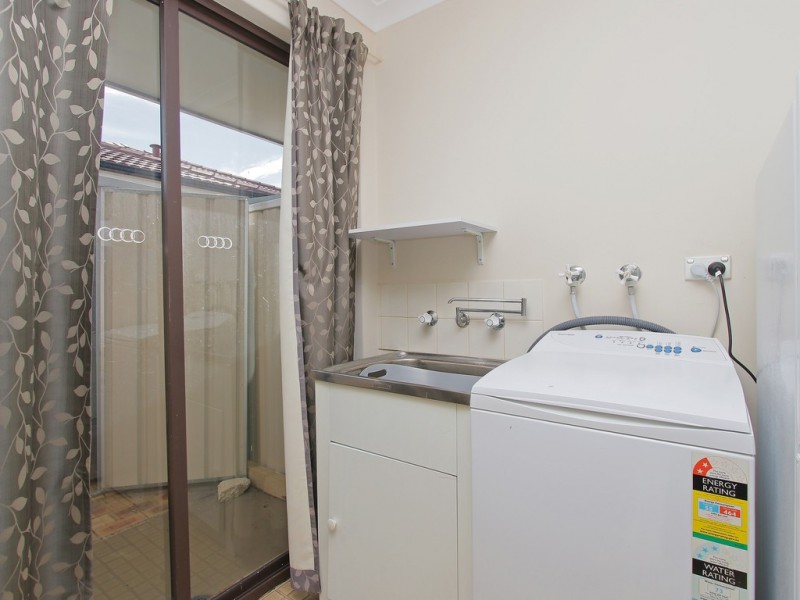 33A Nicholson Rd, Cannington WA 6107