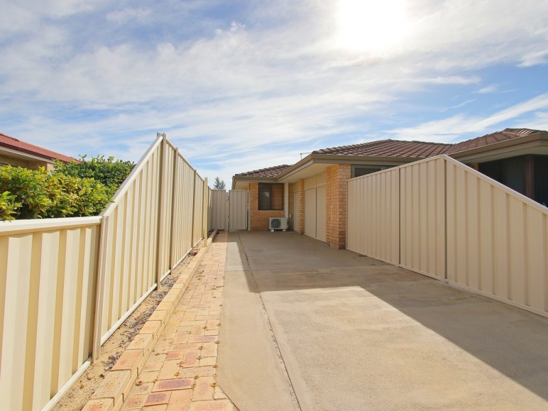 33A Nicholson Rd, Cannington WA 6107