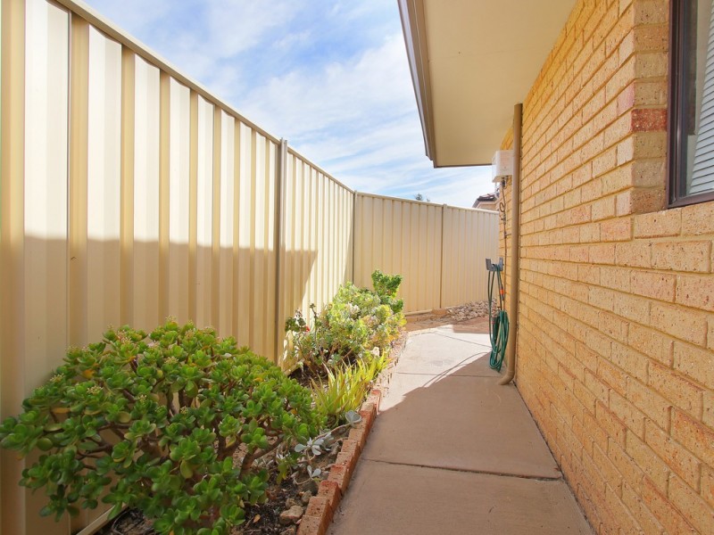 33A Nicholson Rd, Cannington WA 6107