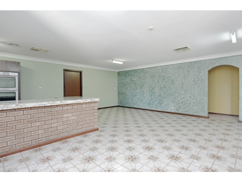 60 Hamilton St, Cannington WA 6107