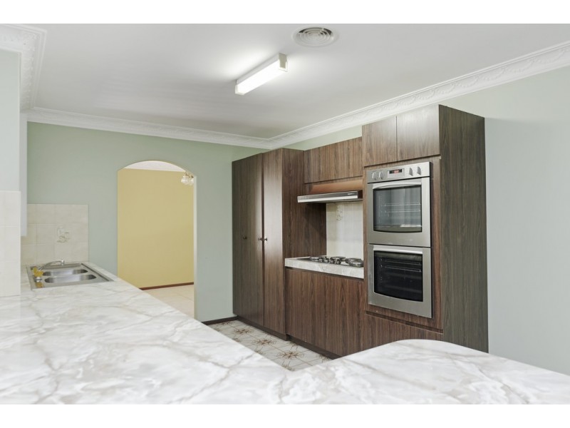 60 Hamilton St, Cannington WA 6107