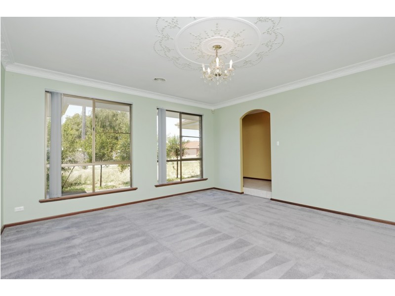 60 Hamilton St, Cannington WA 6107